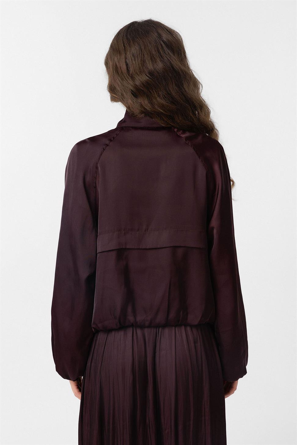 سترة بومبر نسائية ضيقة بياقة قائمة