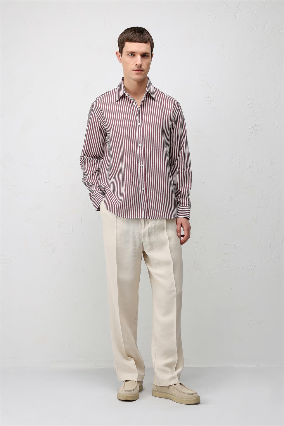 قميص رجالي مريح بخطوط من مزيج ليوسيل