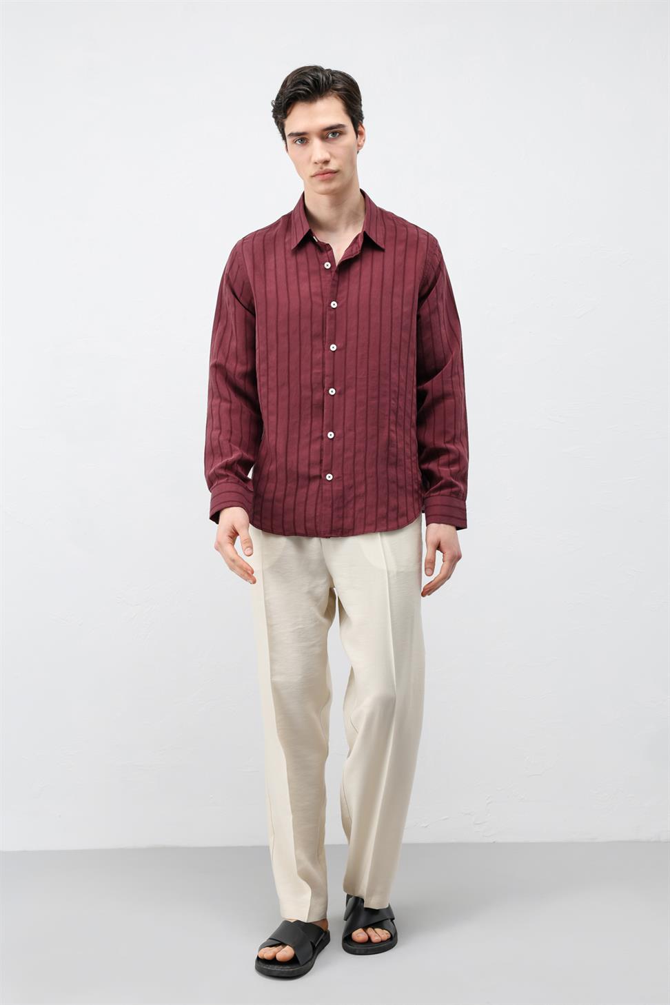 قميص رجالي من مزيج من الأقمشة