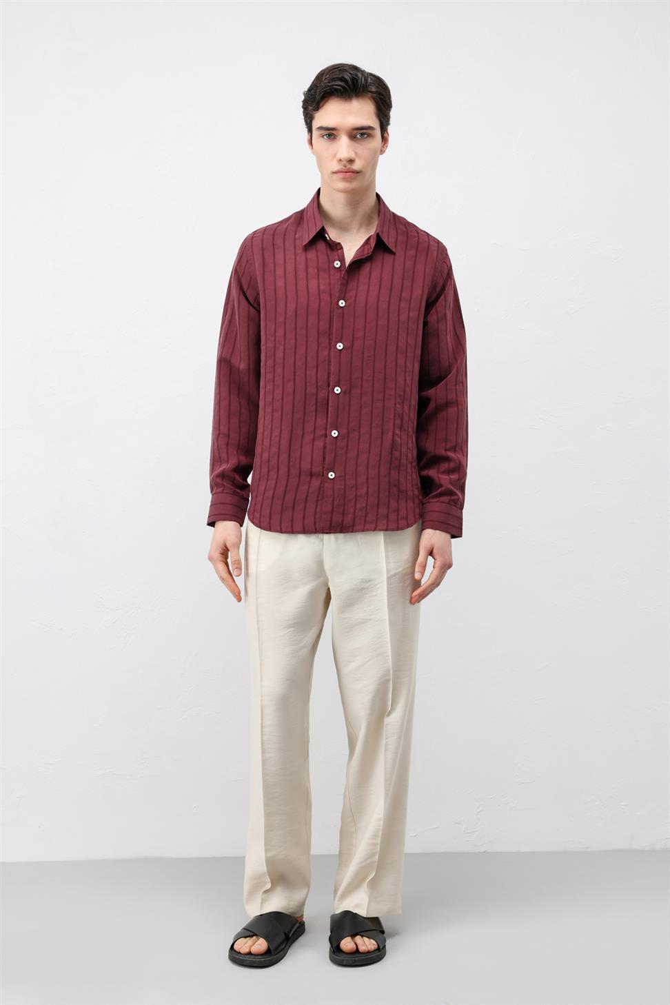 قميص رجالي من مزيج من الأقمشة