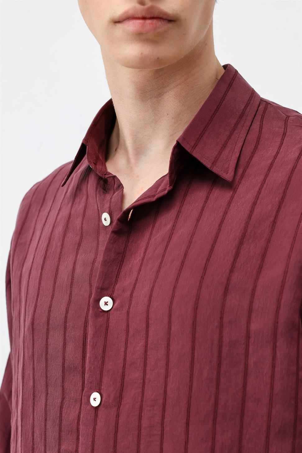 قميص رجالي من مزيج من الأقمشة