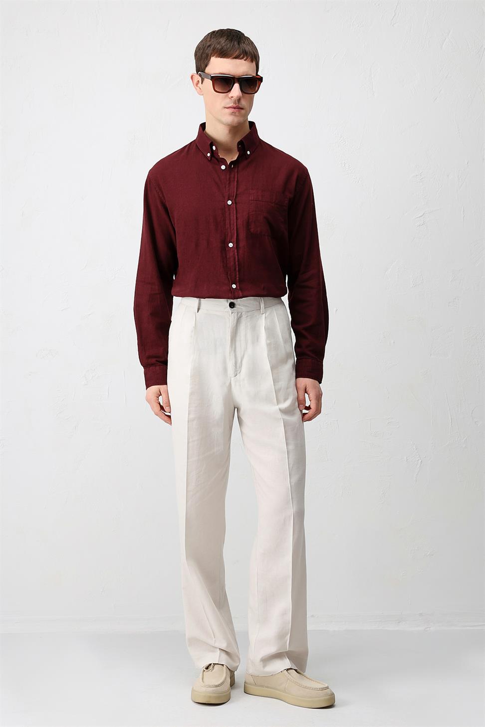 قميص رجالي قطني بأزرار عند الياقة