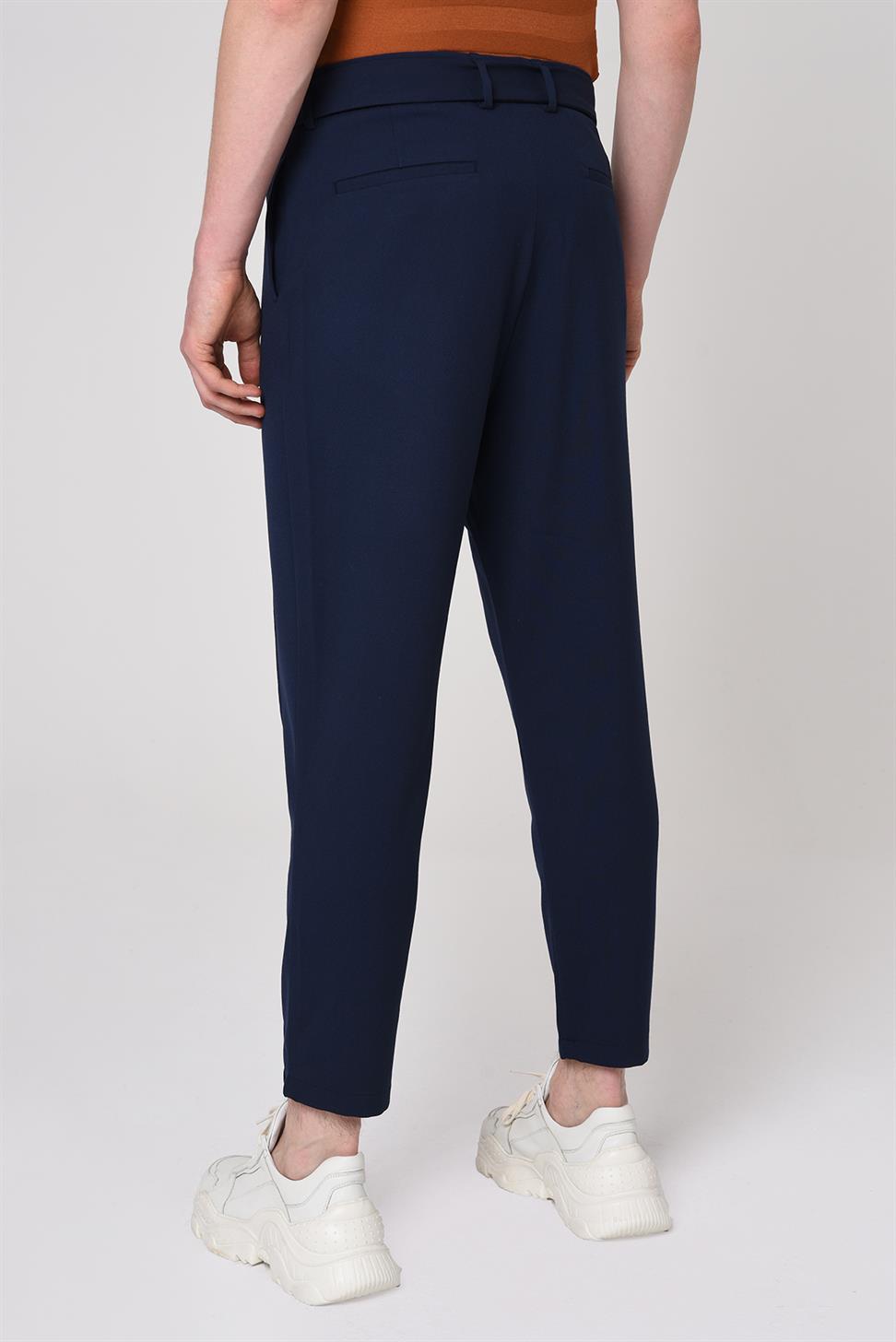 بنطال Boyfriend بحزام الخصر