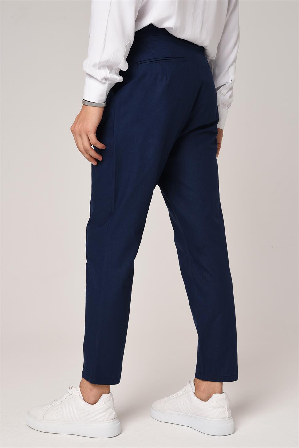 بنطال كتان صديقها