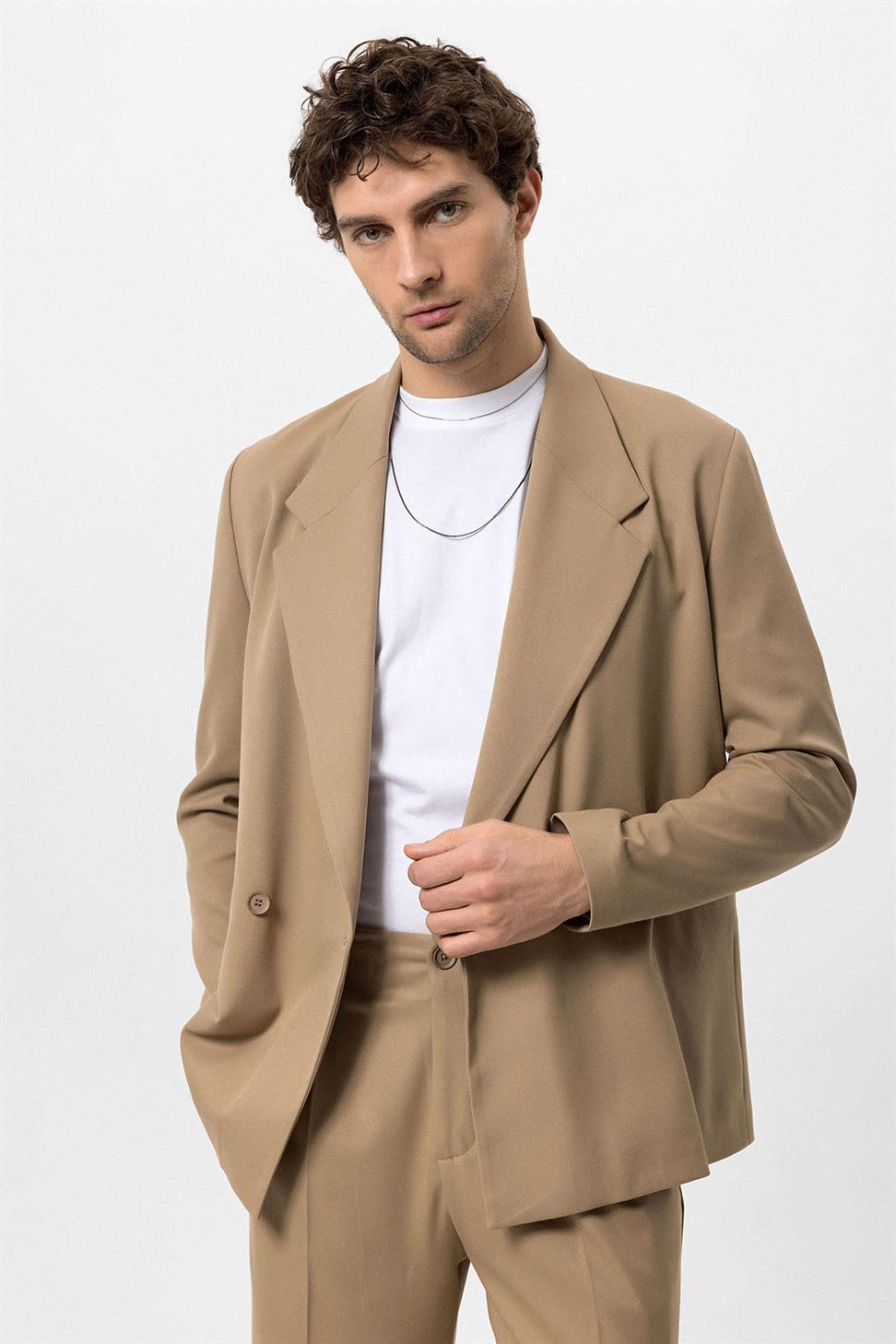 سترة بليزر للرجال مزدوجة الصدر مع جيب بغطاء قلاب