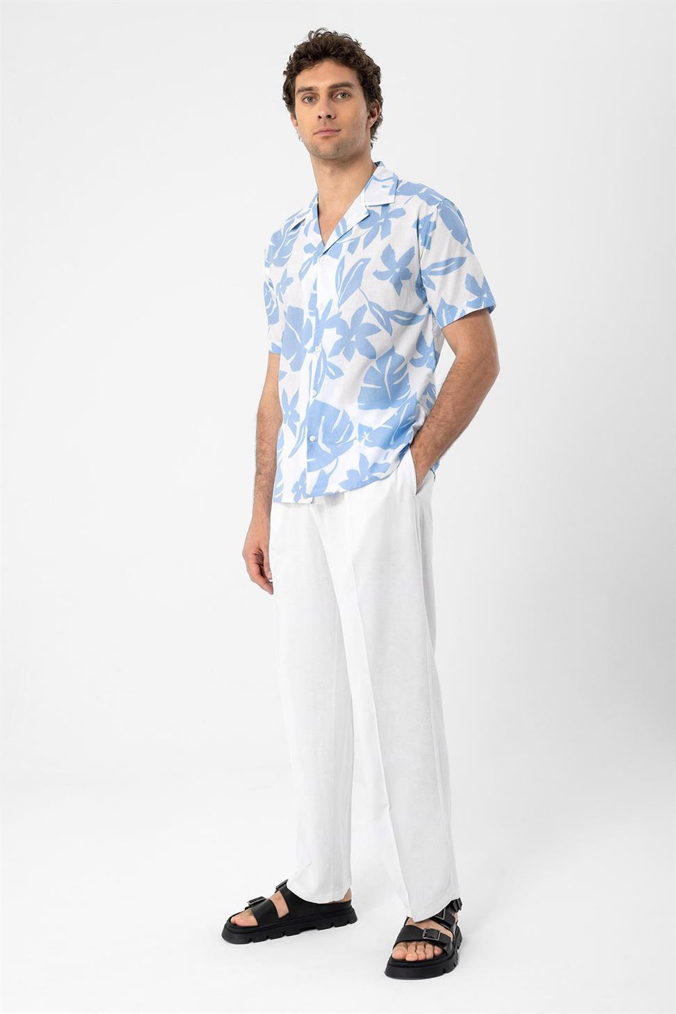 قميص منقوش عليه زهور للرجال ذوي الياقات العالية