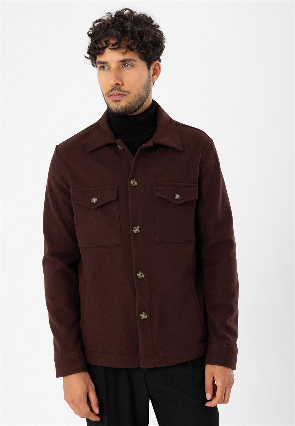 قميص رجالي بجيب مزدوج بقصة عادية