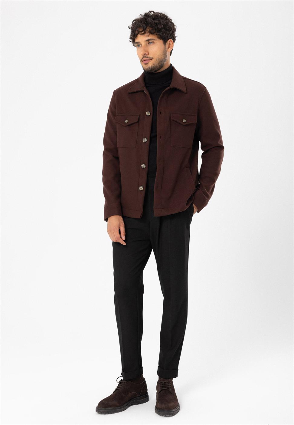 قميص رجالي بجيب مزدوج بقصة عادية