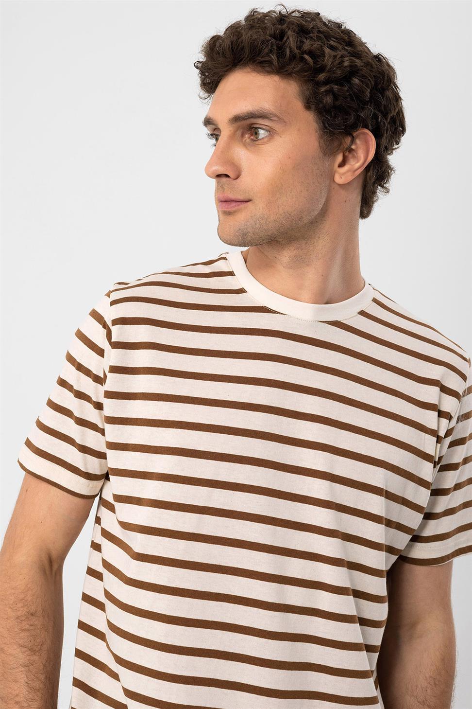 تي شيرت مخطط للرجال