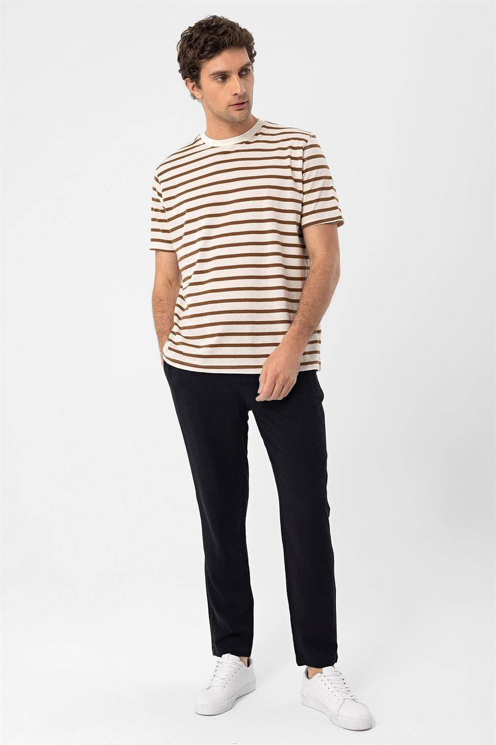 تي شيرت مخطط للرجال