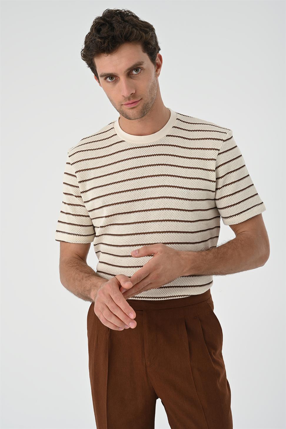 مخطط محبوك تي شيرت للرجال