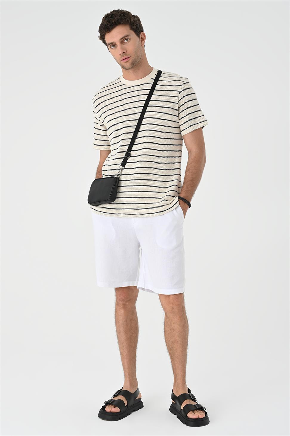 مخطط محبوك تي شيرت للرجال