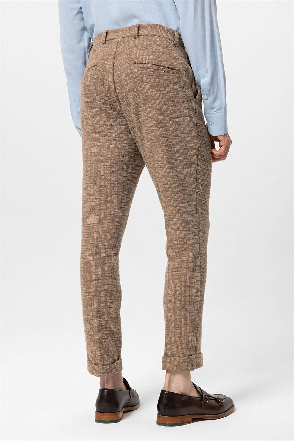 بنطلون رجالي ذو طيات مزدوجة الساق
