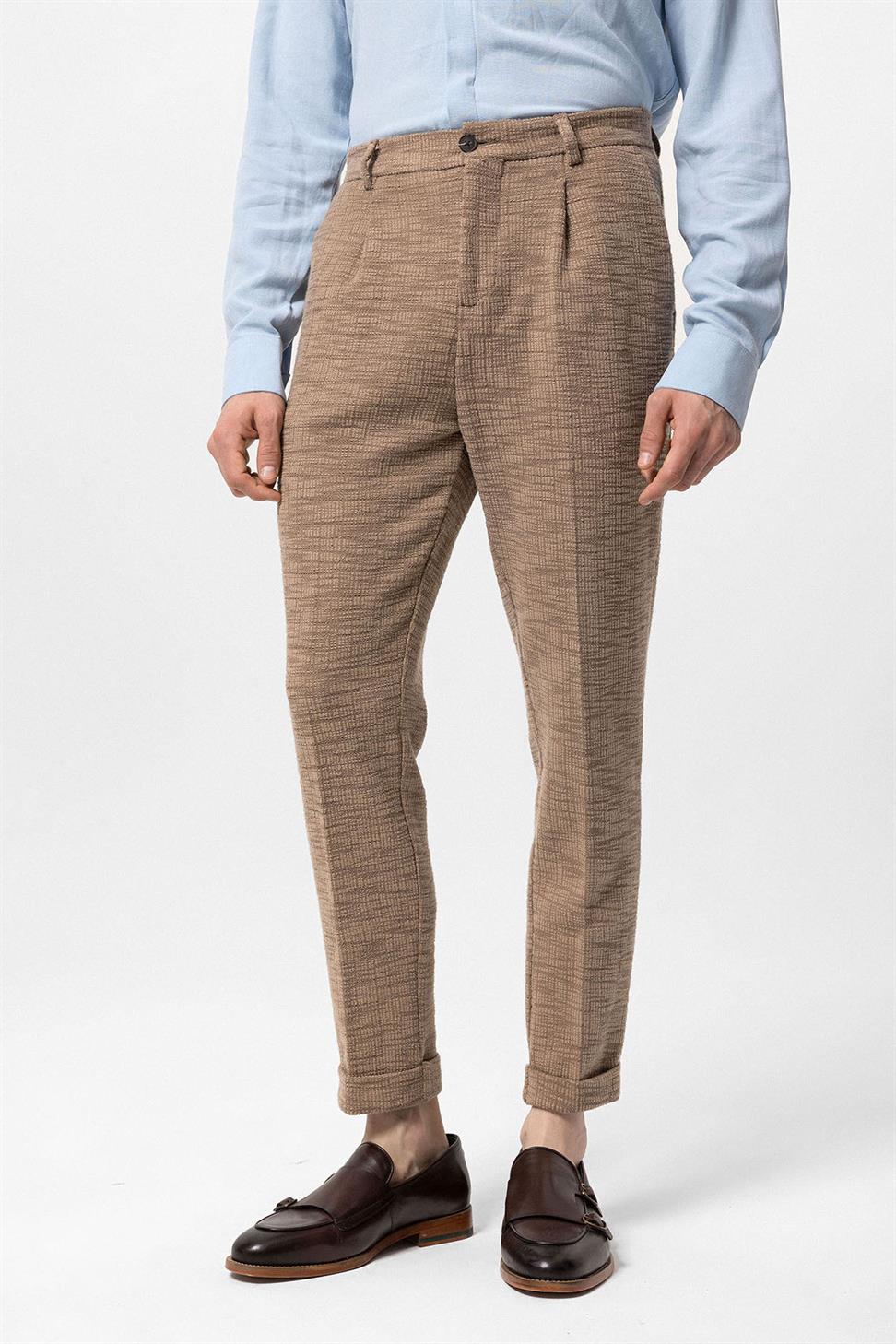 بنطلون رجالي ذو طيات مزدوجة الساق