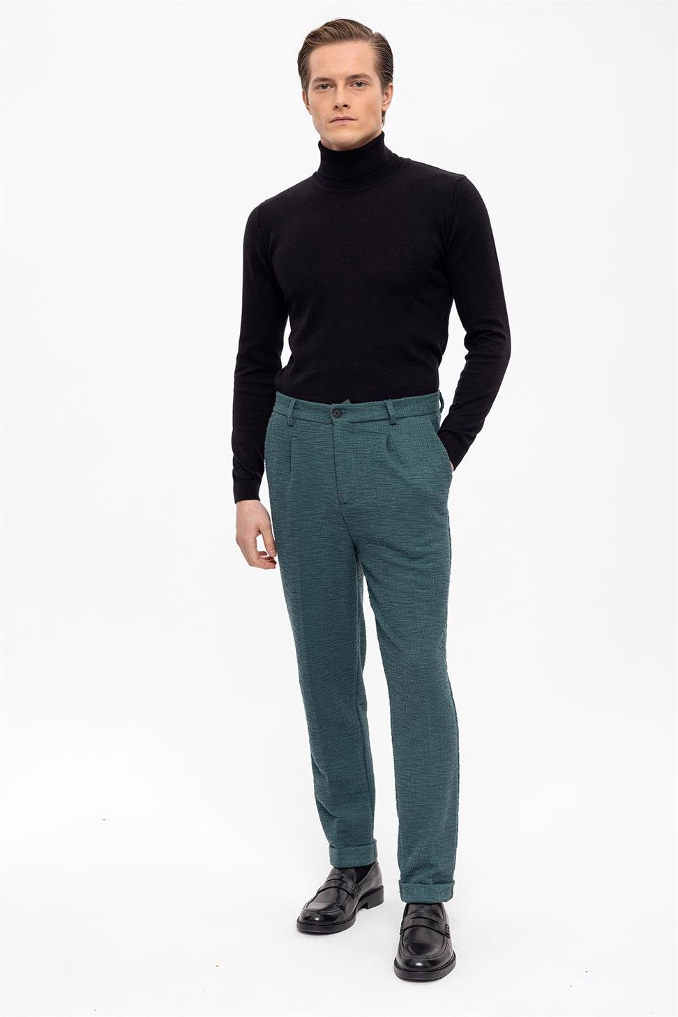 بنطلون رجالي ذو طيات مزدوجة الساق