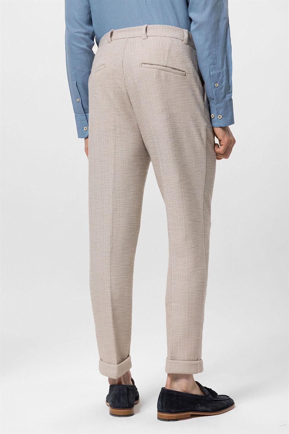 بنطلون رجالي ذو طيات مزدوجة الساق