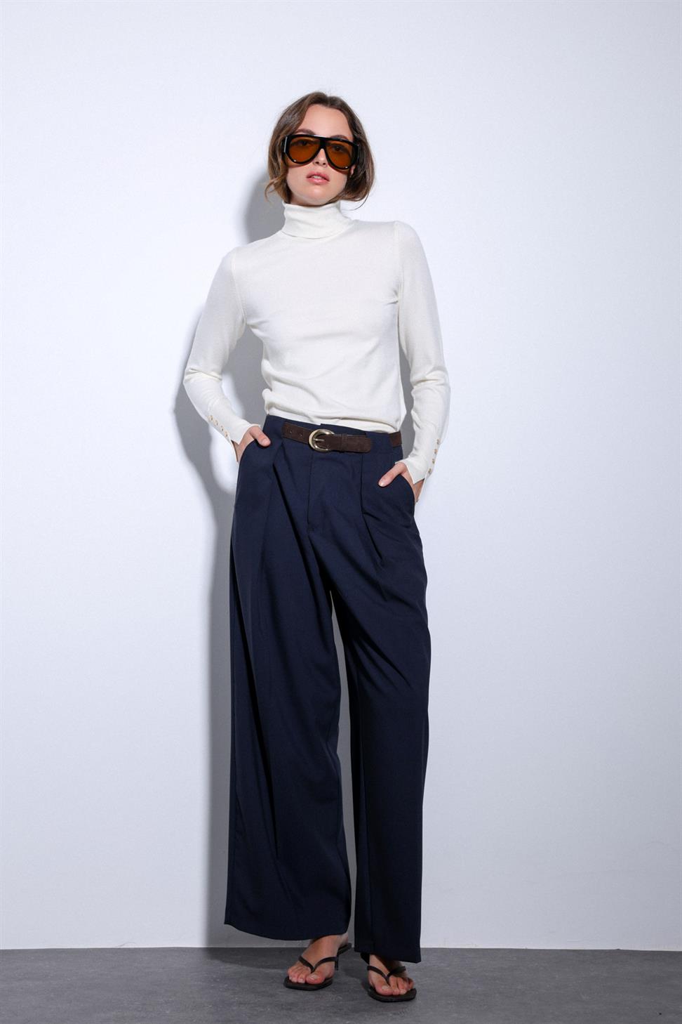 Antioch Ekru Dik Yaka Triko Kazak