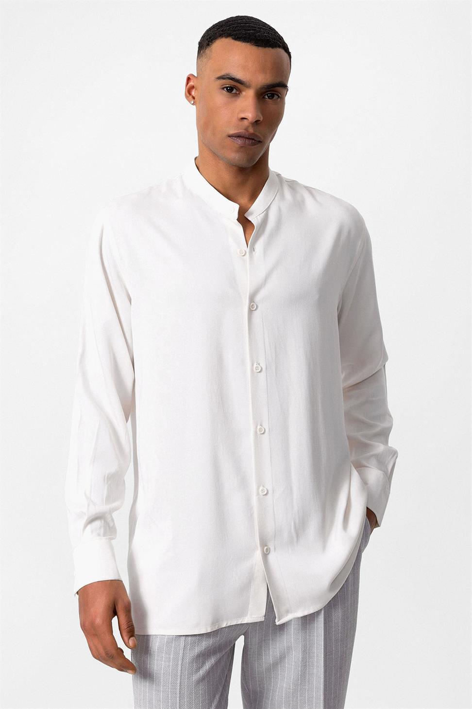 قميص رجالي بياقة القاضي بياقة عادية