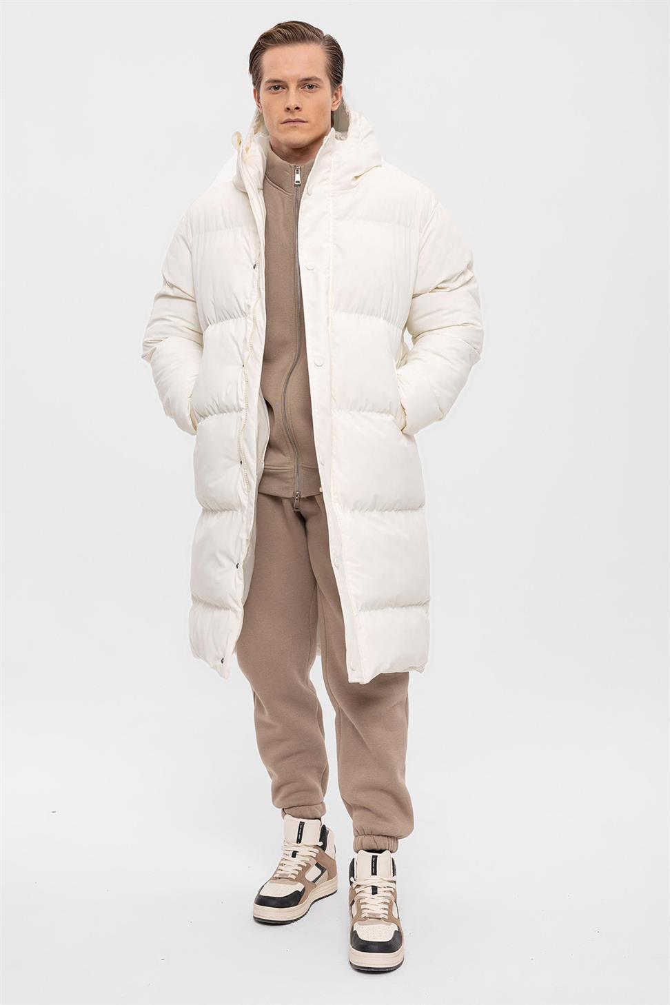 سترة منتفخة طويلة مقنعين