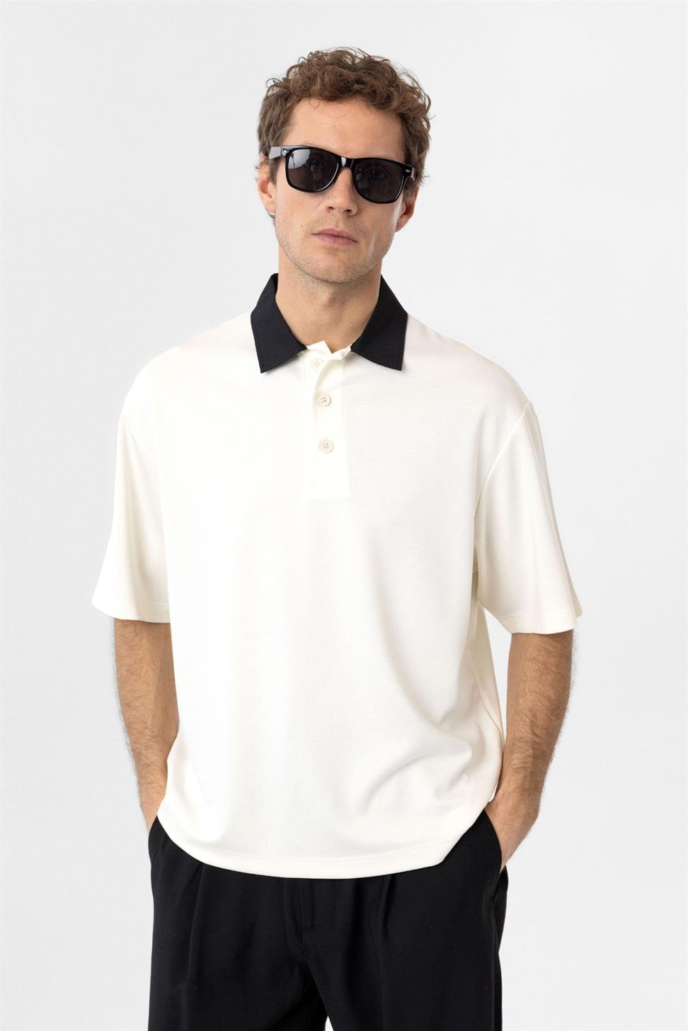 Antioch Ekru Kontrast Yaka İnterlok Dokulu Erkek T-Shirt