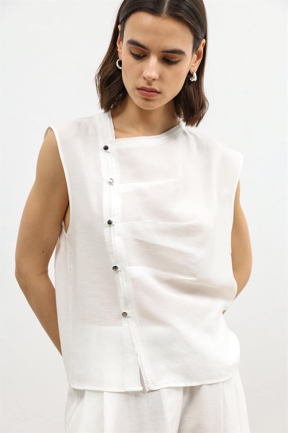 بلوزة نسائية بأزرار من مزيج الليوسيل