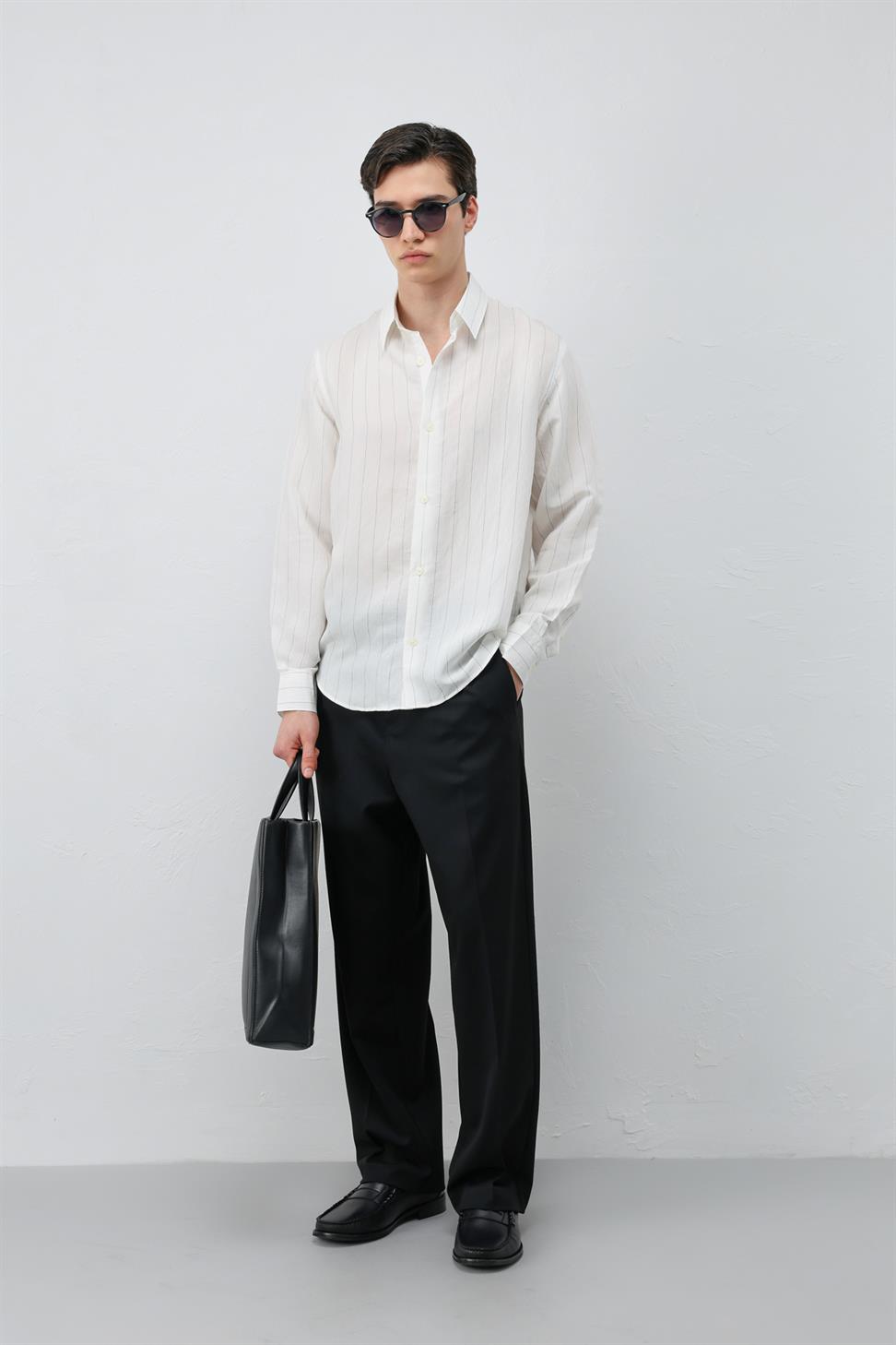 قميص رجالي مخطط من مزيج من الأقمشة