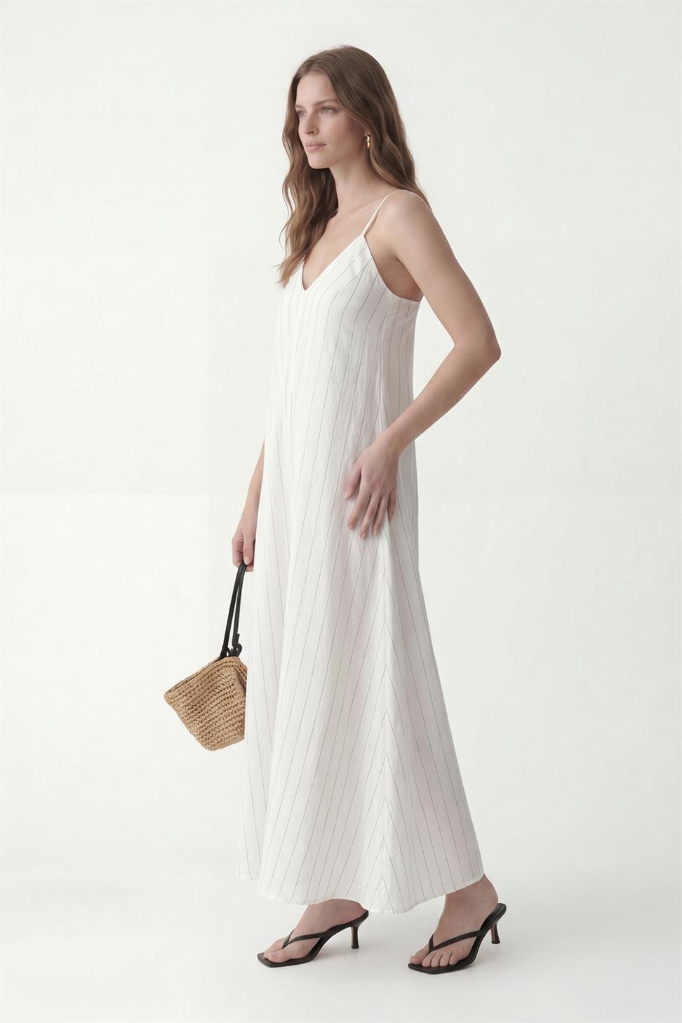 فستان نسائي مخطط من مزيج من الأقمشة