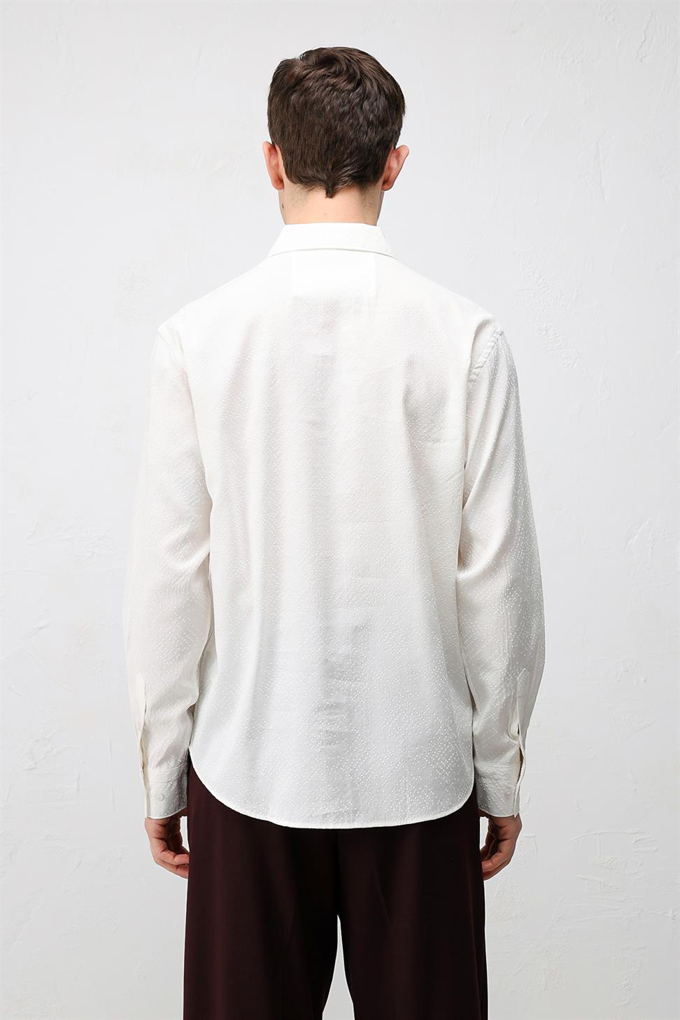 قميص رجالي منسوج من مزيج من الأقمشة