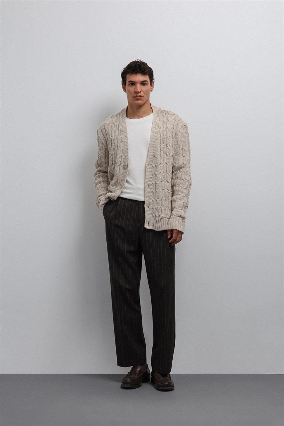 Antioch Ekru Saç Örgülü Dokulu Erkek Hırka