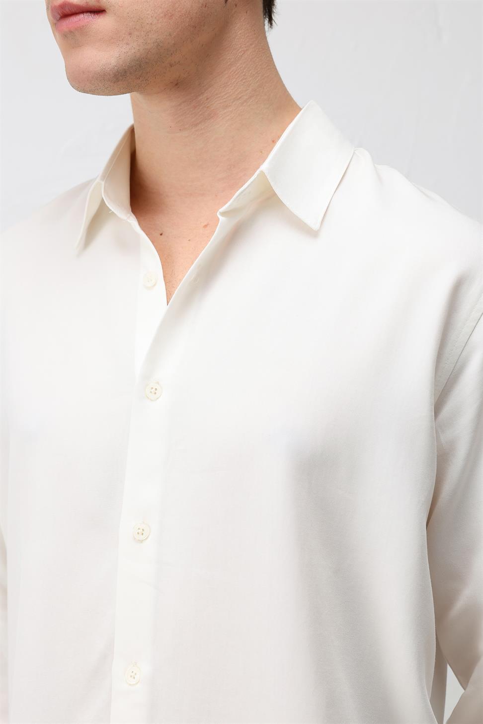 قميص تقني بقصّة عادية للرجال