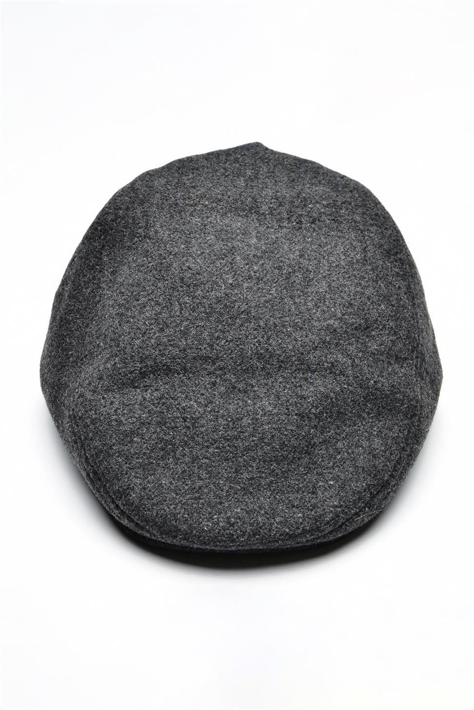 قبعة من الكتان للرجال