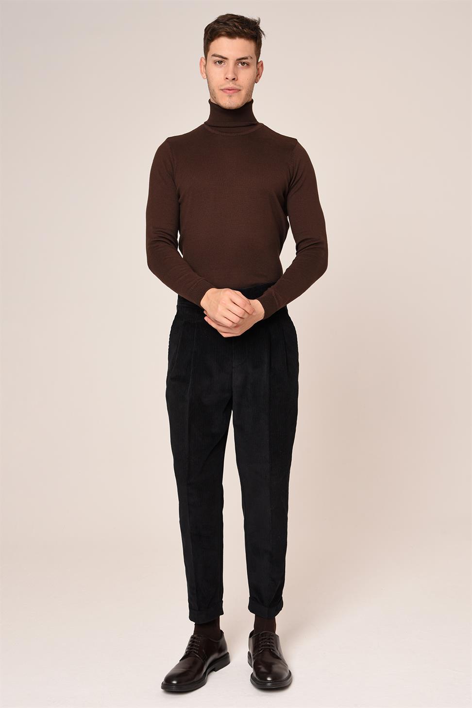 سروال قصير بحزام مطوي للرجال