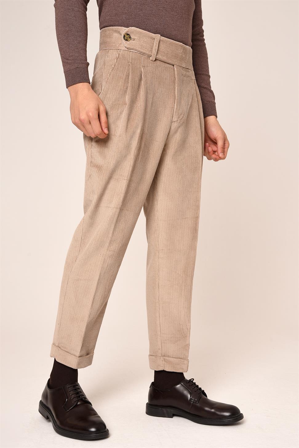 سروال قصير بحزام مطوي للرجال