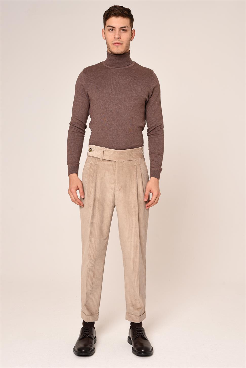 سروال قصير بحزام مطوي للرجال