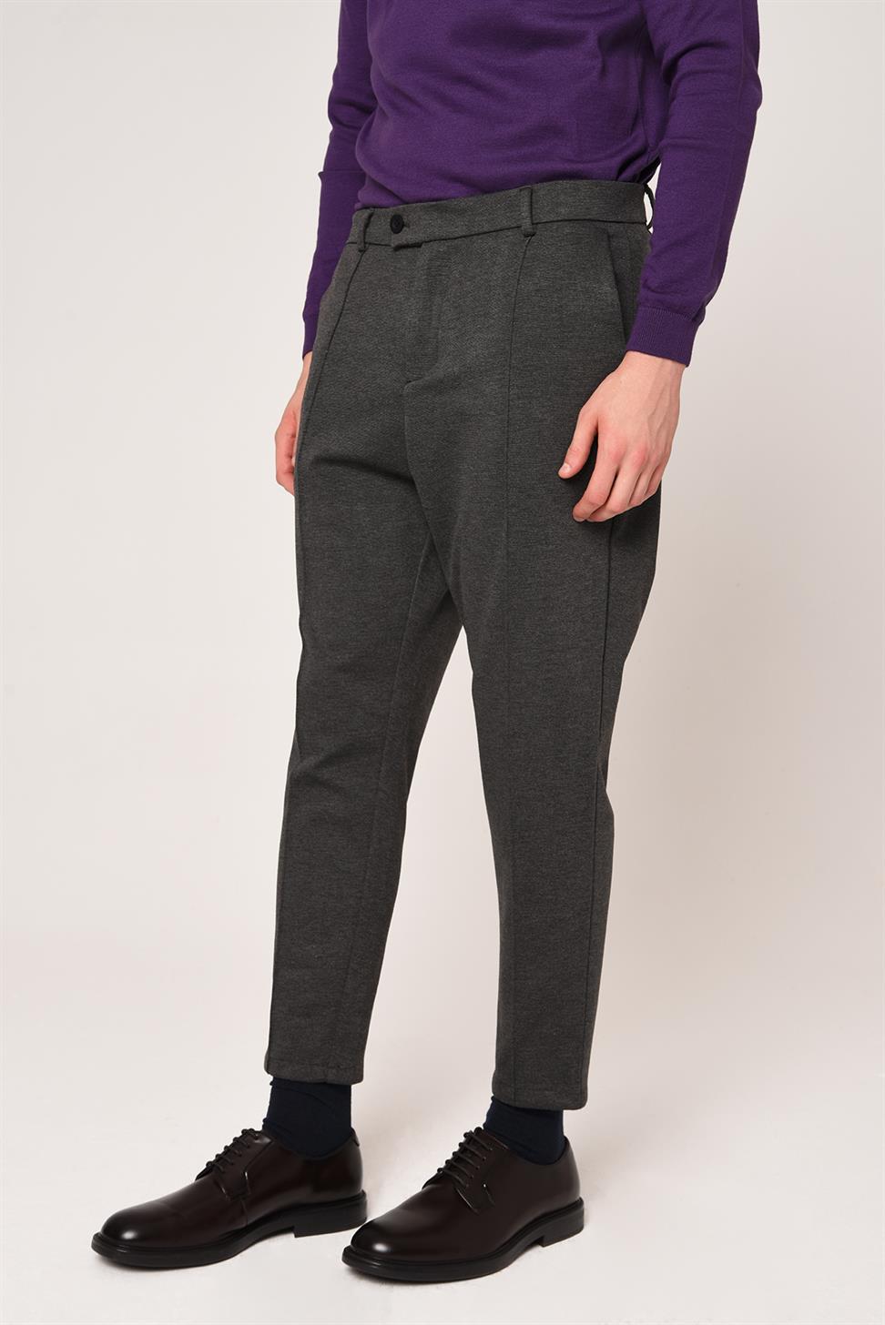 بنطال مخطط بقصة عادية للرجال