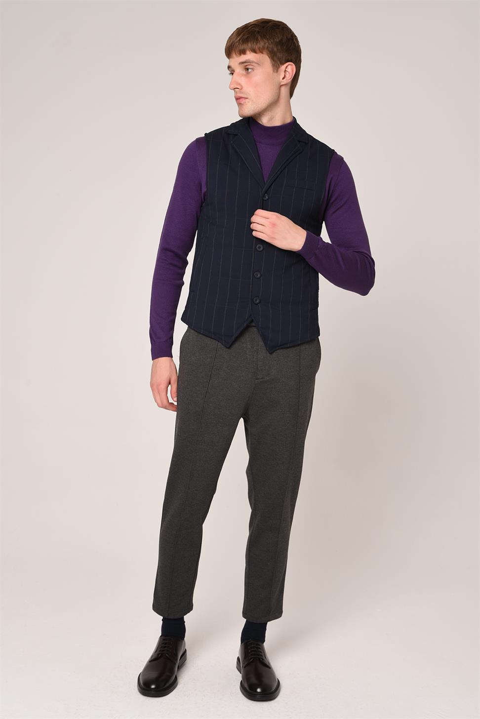 بنطال مخطط بقصة عادية للرجال