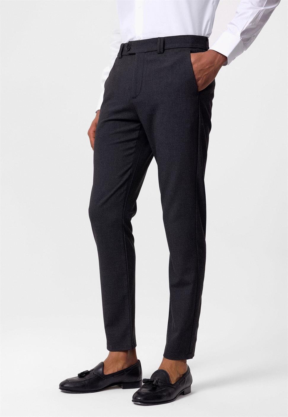 بنطال قماشي ذو قصة ضيقة للرجال