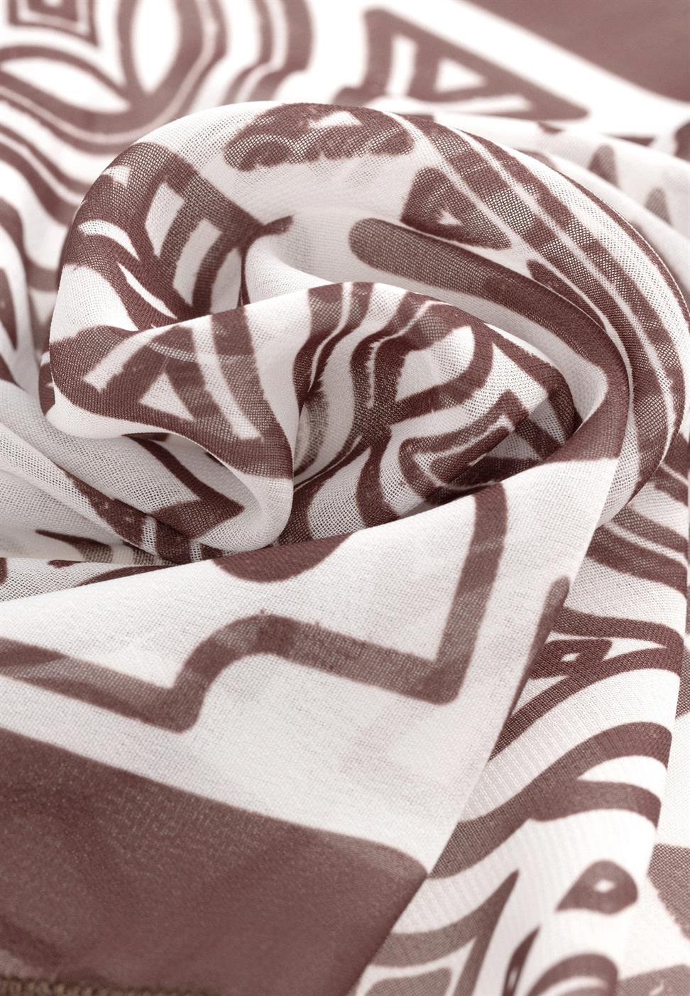 وشاح منقوش العرقية