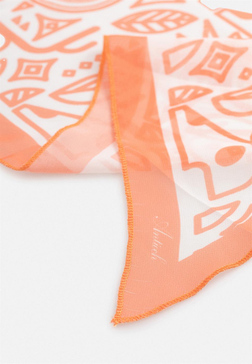 وشاح منقوش العرقية