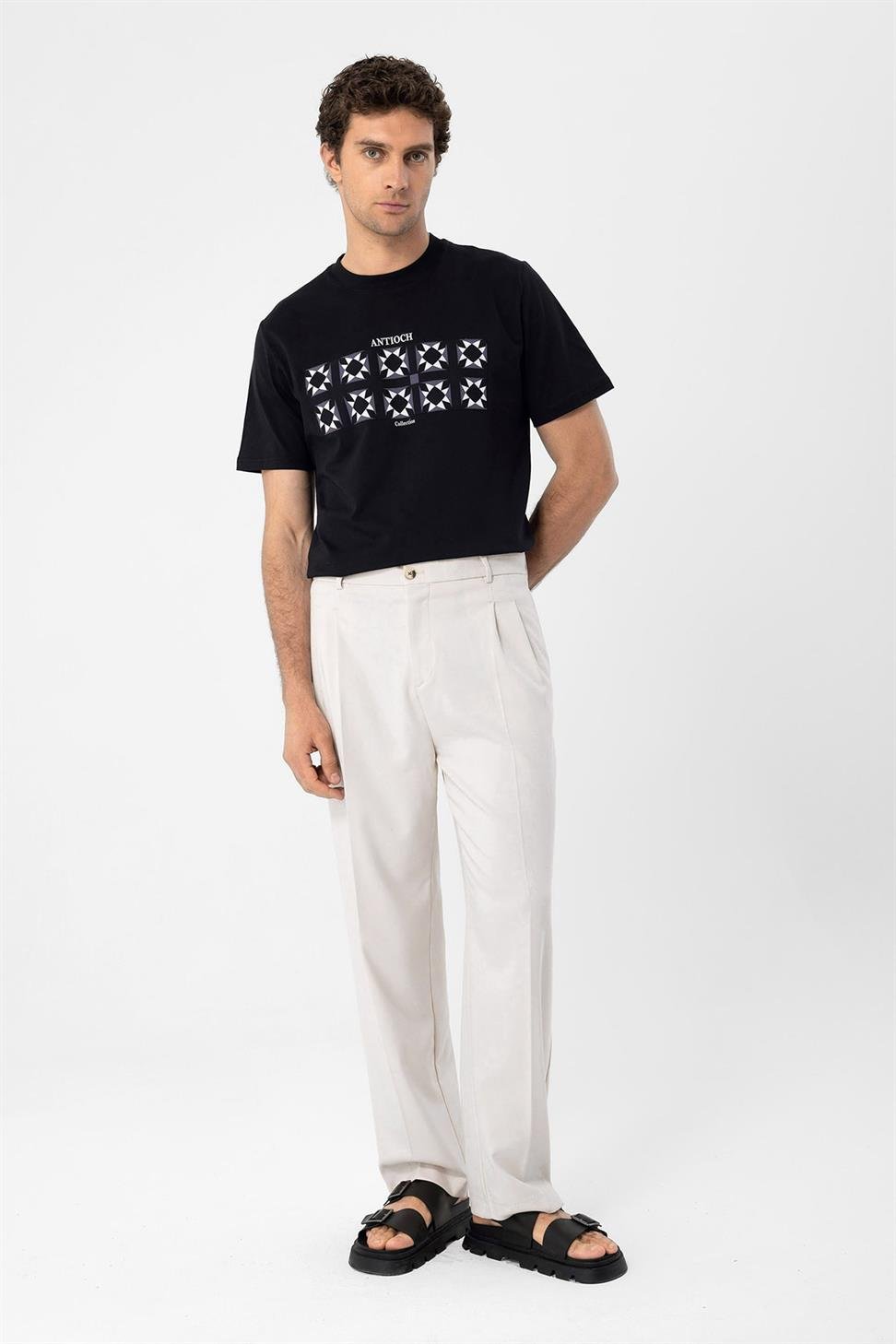 تي شيرت رجالي مطبوع على الصدر