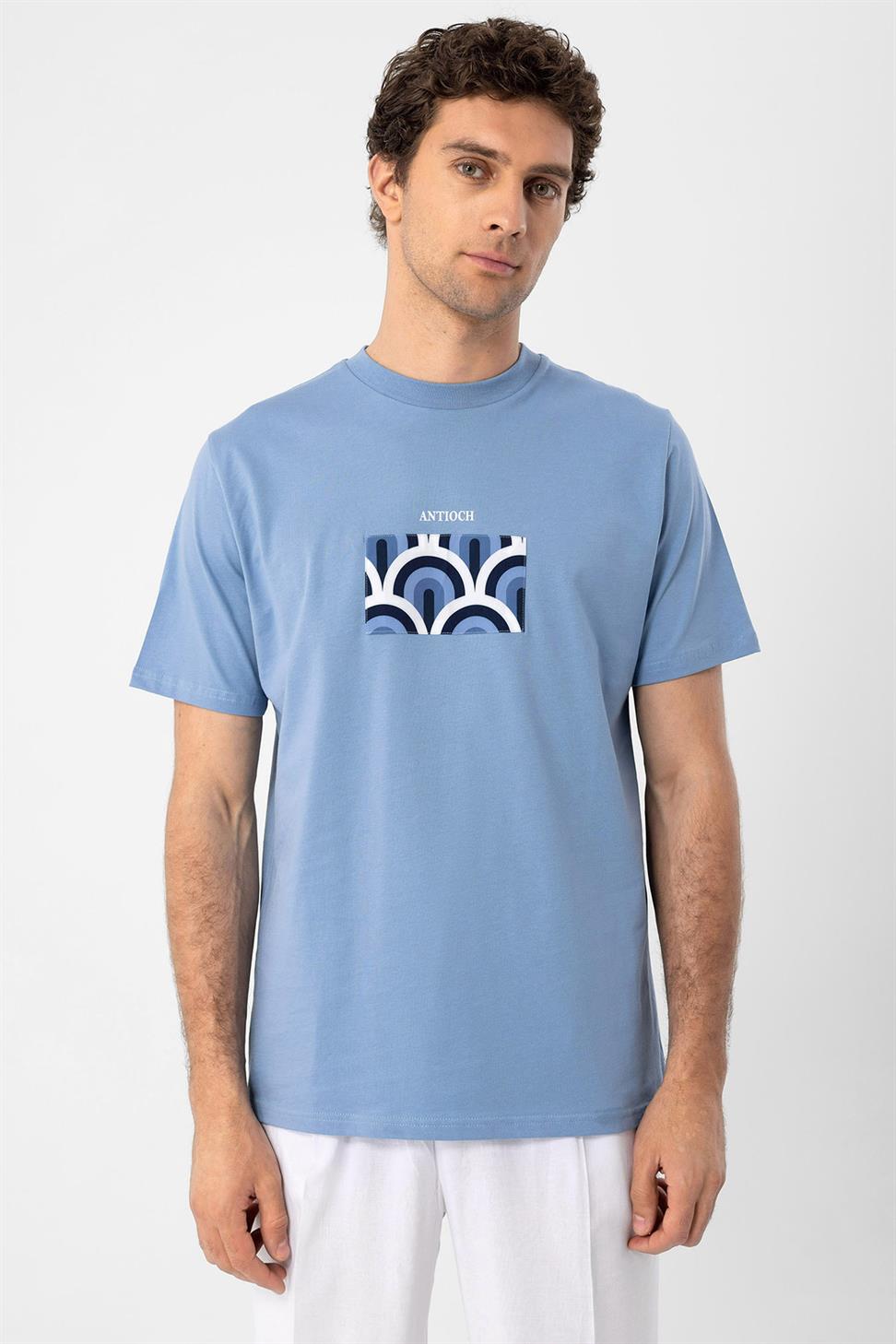 تي شيرت رجالي بطباعة عادية على الصدر