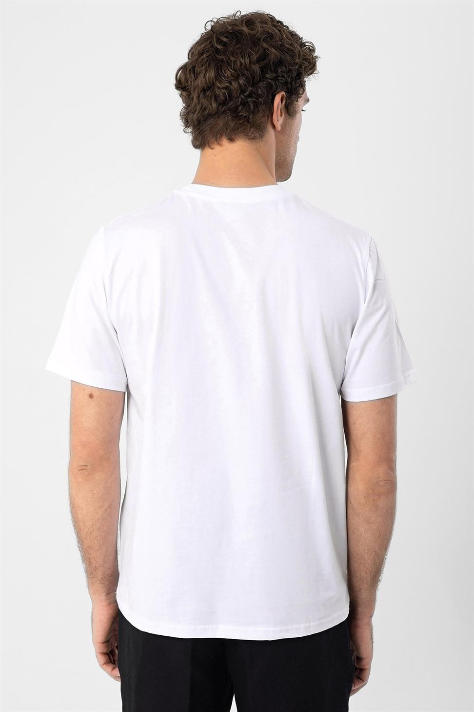 تي شيرت رجالي بطباعة عادية على الصدر