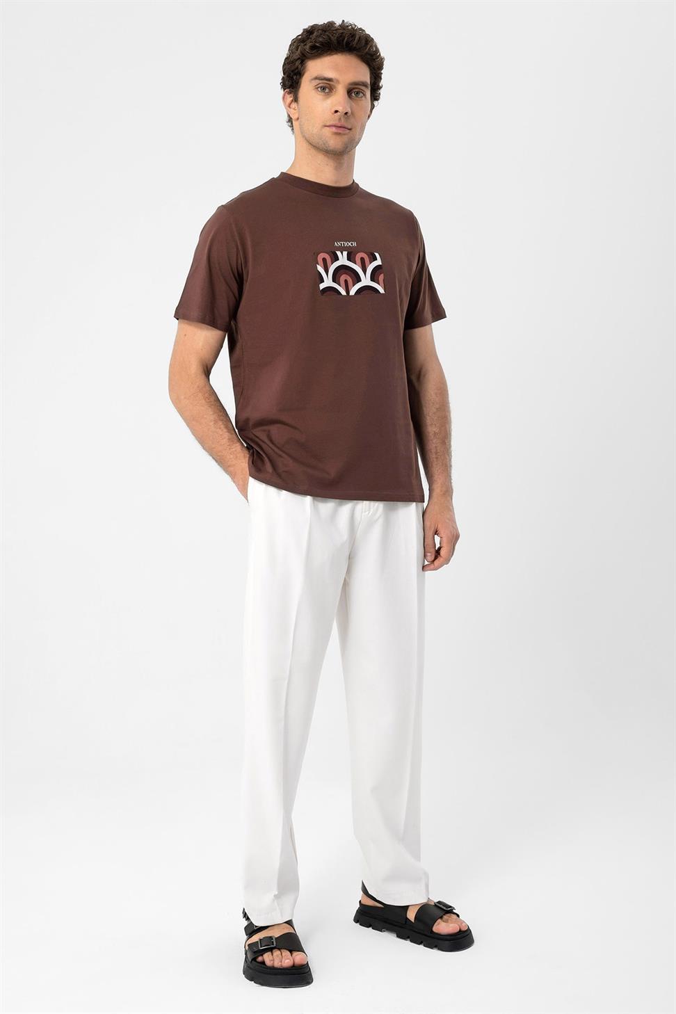 تي شيرت رجالي بطباعة عادية على الصدر