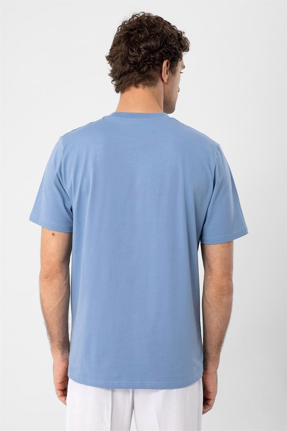 تي شيرت رجالي بطباعة عادية على الصدر