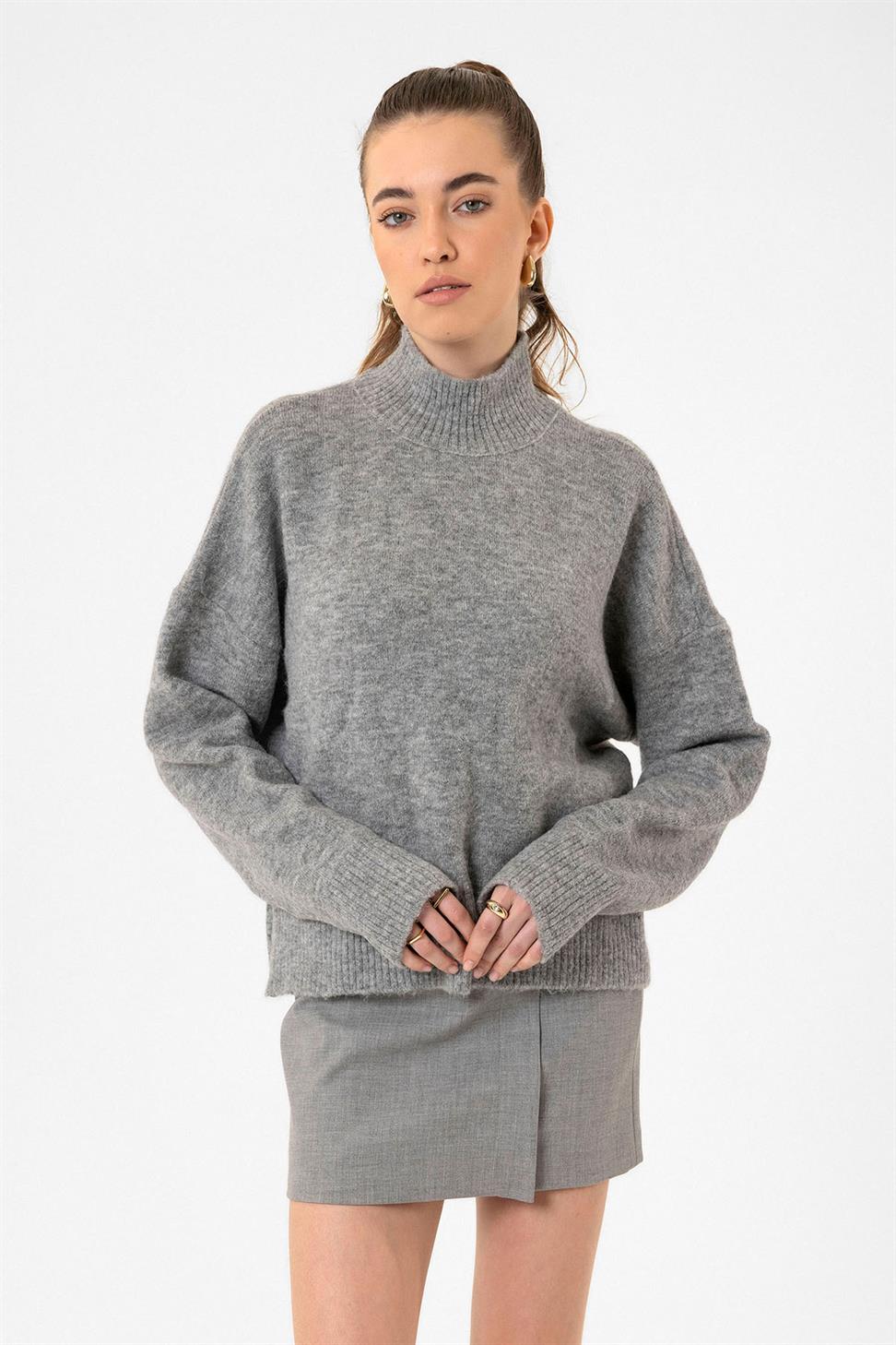 Antioch Gri Kadın Dik Yaka Dokulu Triko Kazak