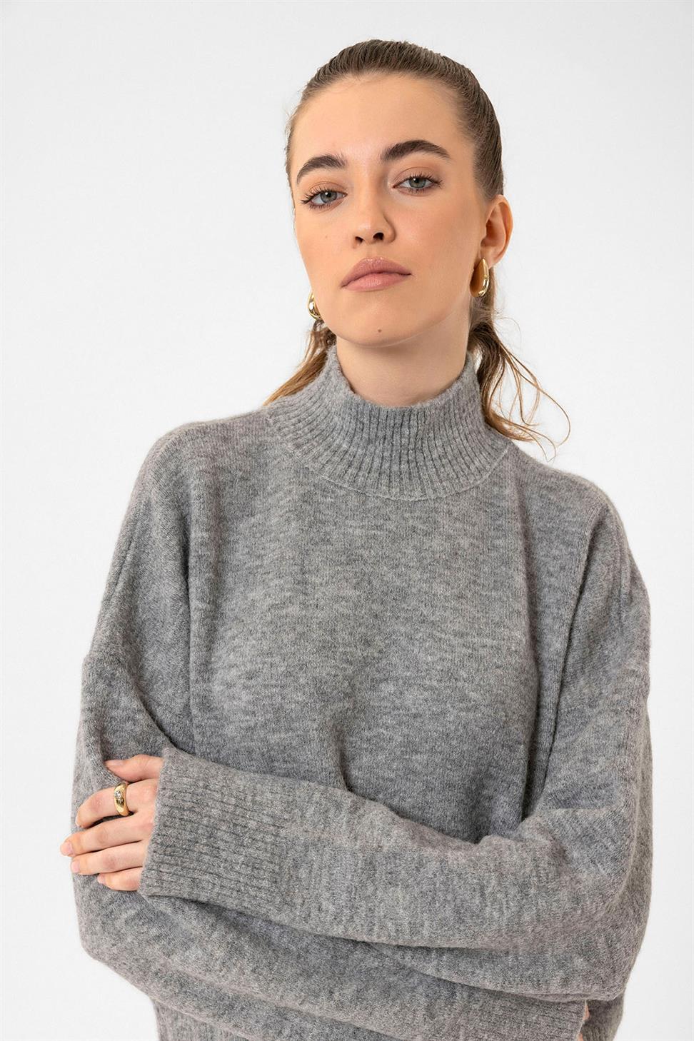 Antioch Gri Kadın Dik Yaka Dokulu Triko Kazak