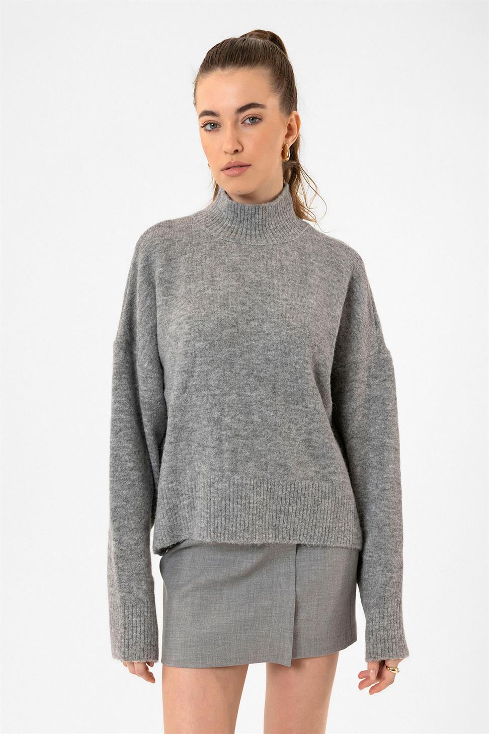 Antioch Gri Kadın Dik Yaka Dokulu Triko Kazak