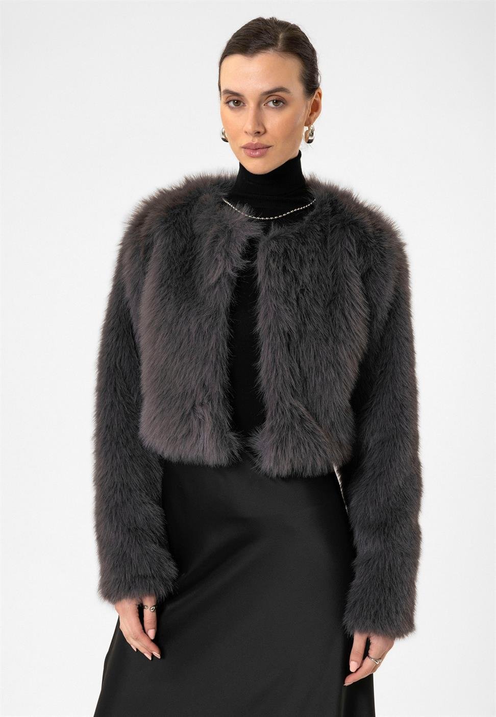 Antioch Gri Kadın Suni Kürk Crop Ceket