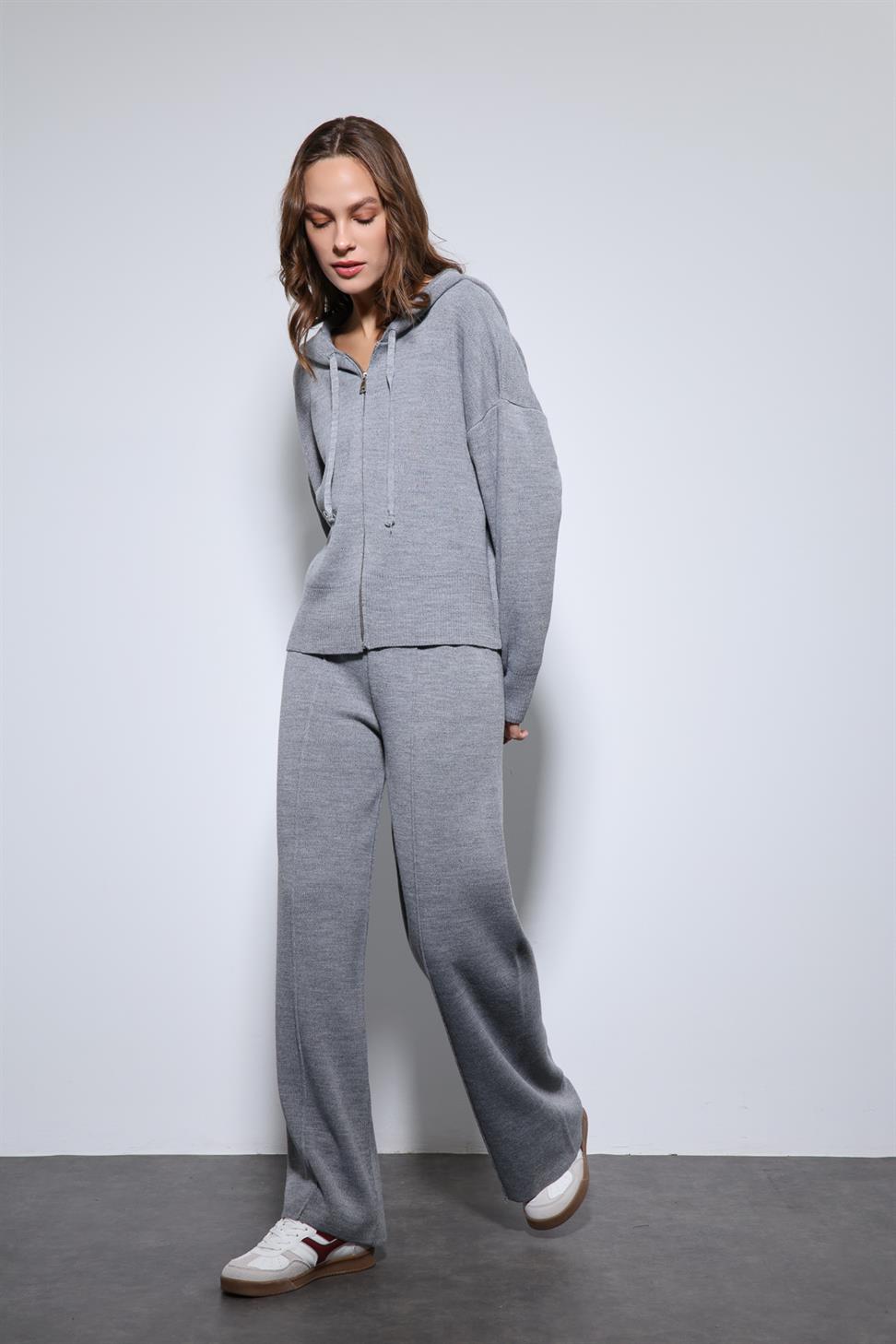 Antioch Gri Kapüşonlu Üst ve Geniş Paça Triko Takım