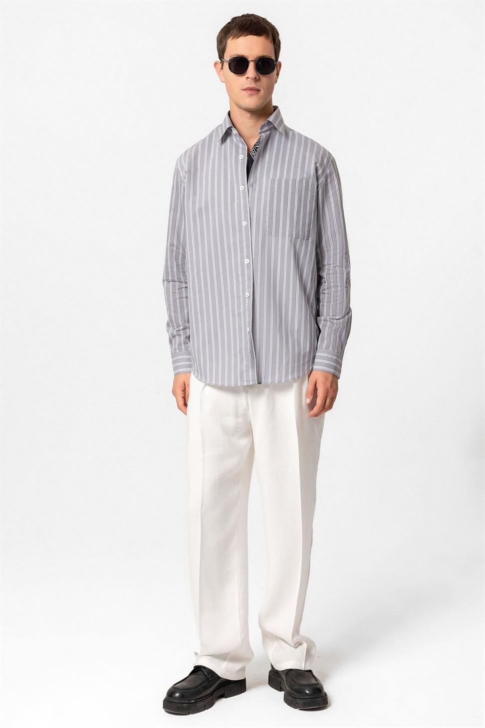 قميص رجالي بأكمام طويلة مخططة ذات أكمام طويلة عادية